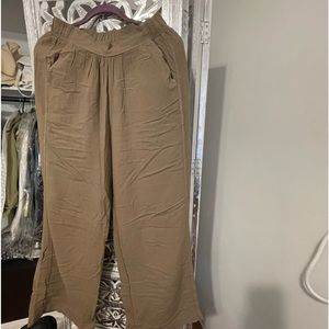 Beige color summer pants, XS, never worn but does have tag